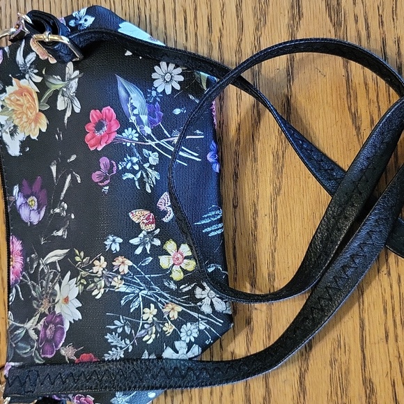 Black Floral Crossbody Bag with Zippered Closure - Picture 5 of 5